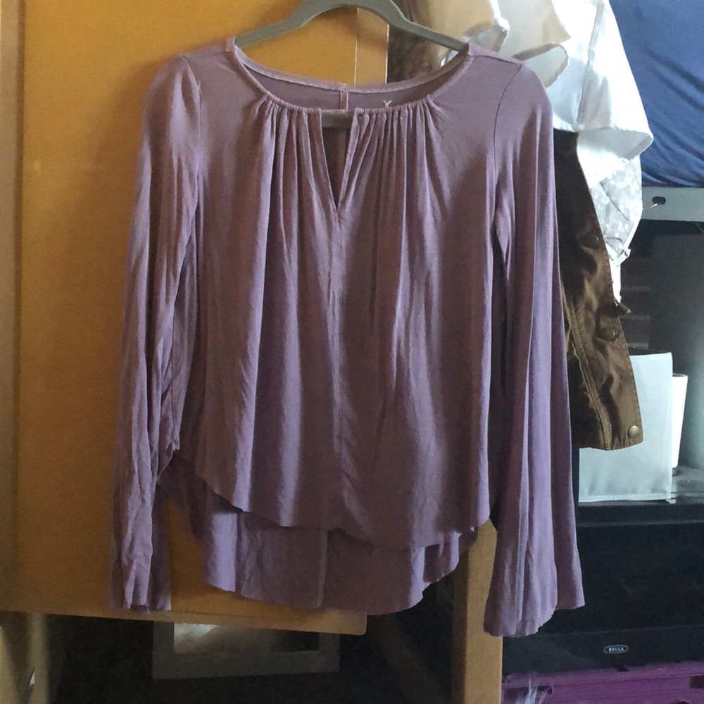 american eagle long sleeve!!